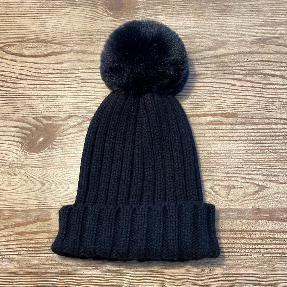 BCB GENERATION WOMENS KNIT WINTER HAT W/ FAUX FUR BLACK